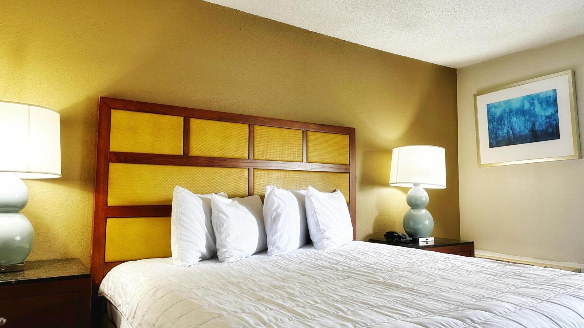 Baymont Inn And Suites By Wyndham Columbus / Near Osu Esterno foto