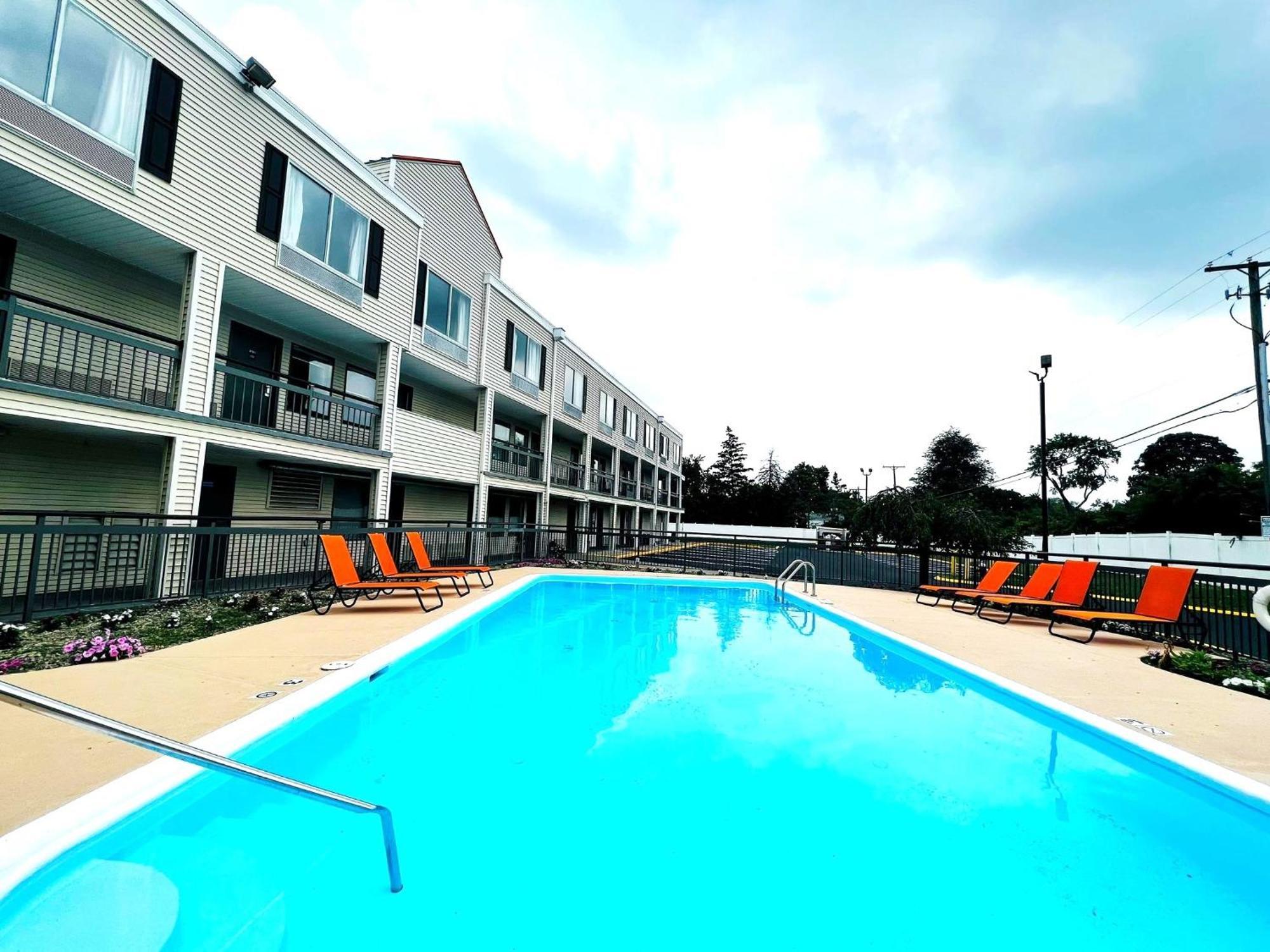 Baymont Inn And Suites By Wyndham Columbus / Near Osu Esterno foto