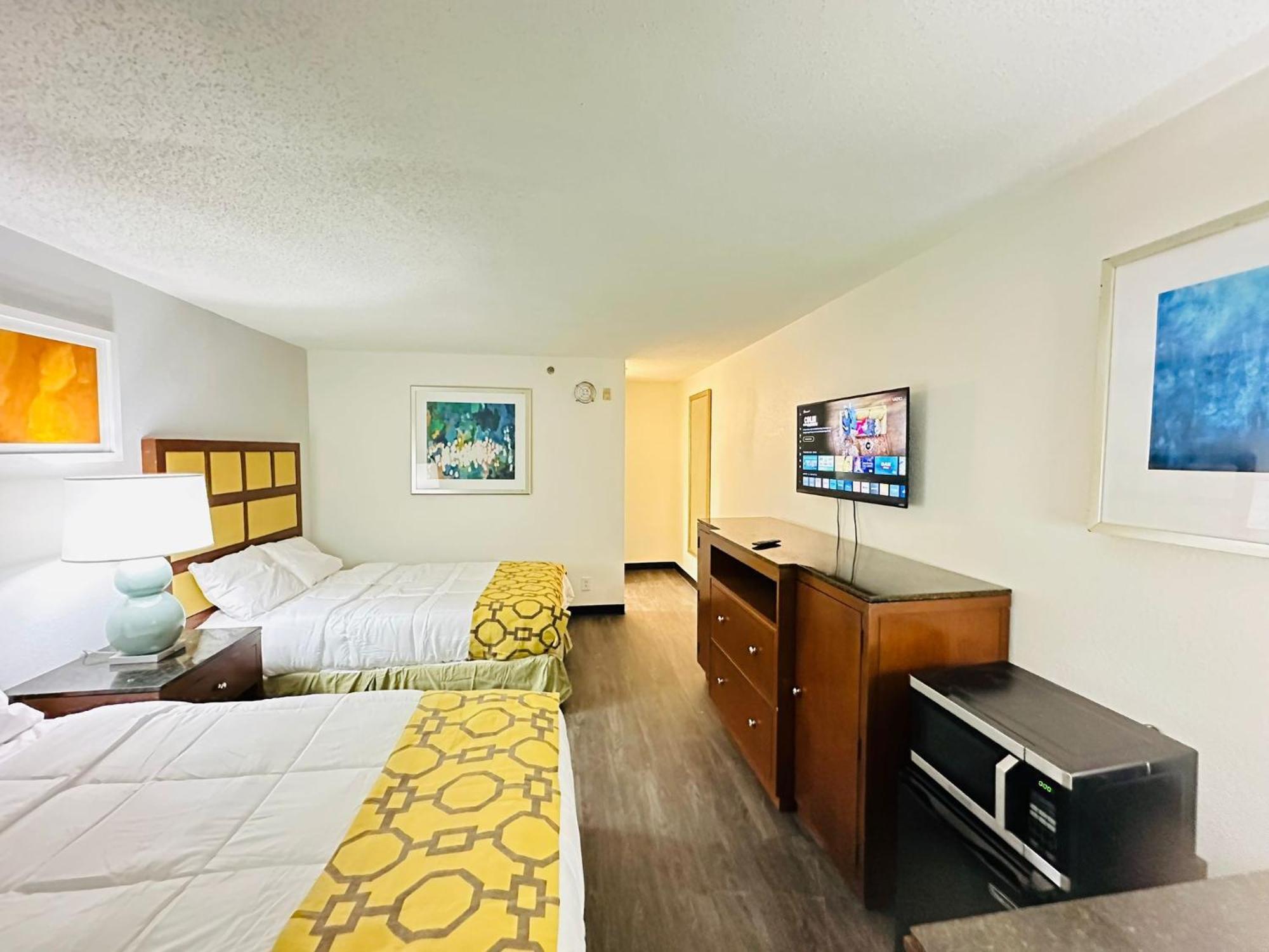 Baymont Inn And Suites By Wyndham Columbus / Near Osu Esterno foto
