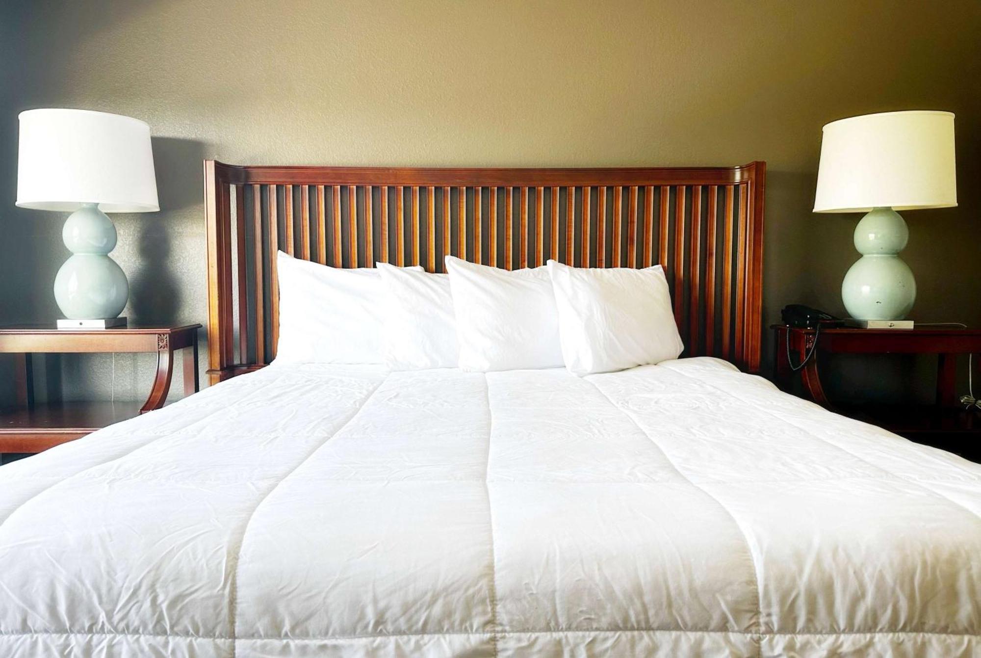 Baymont Inn And Suites By Wyndham Columbus / Near Osu Esterno foto