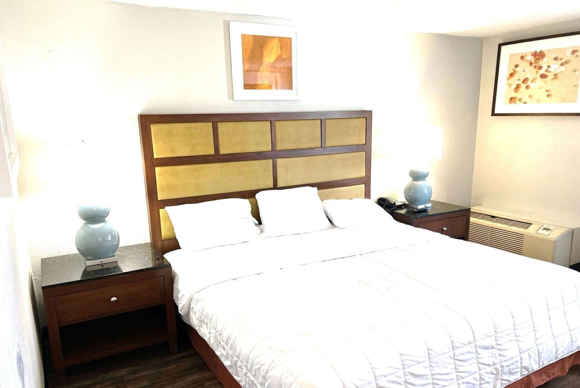 Baymont Inn And Suites By Wyndham Columbus / Near Osu Esterno foto