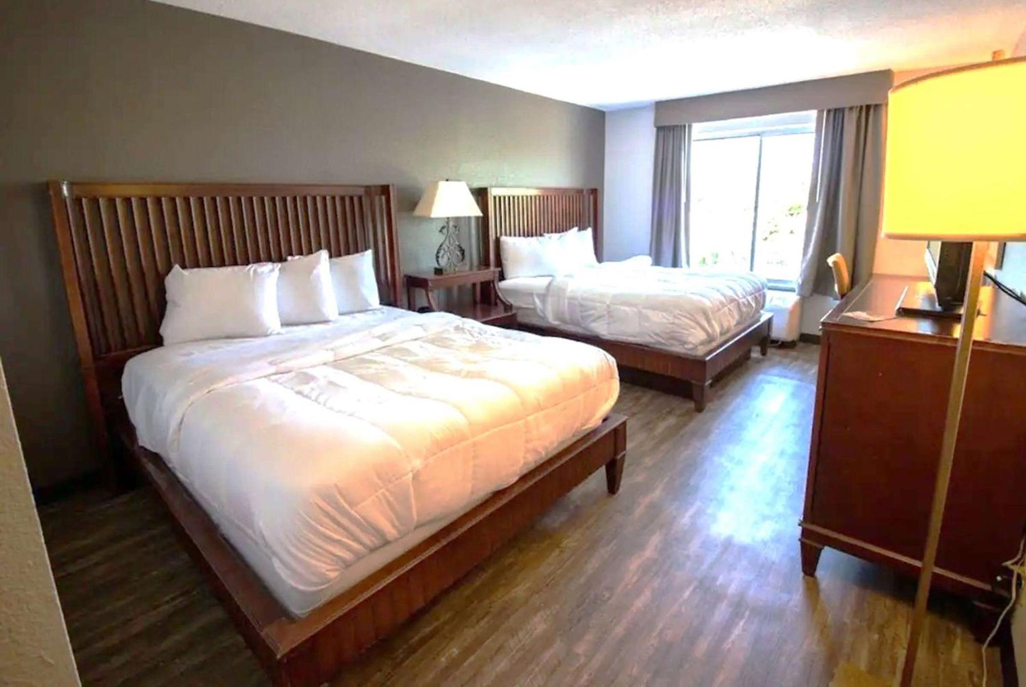 Baymont Inn And Suites By Wyndham Columbus / Near Osu Esterno foto