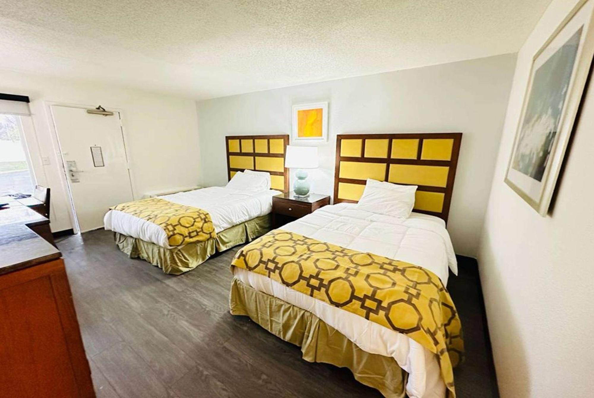 Baymont Inn And Suites By Wyndham Columbus / Near Osu Esterno foto
