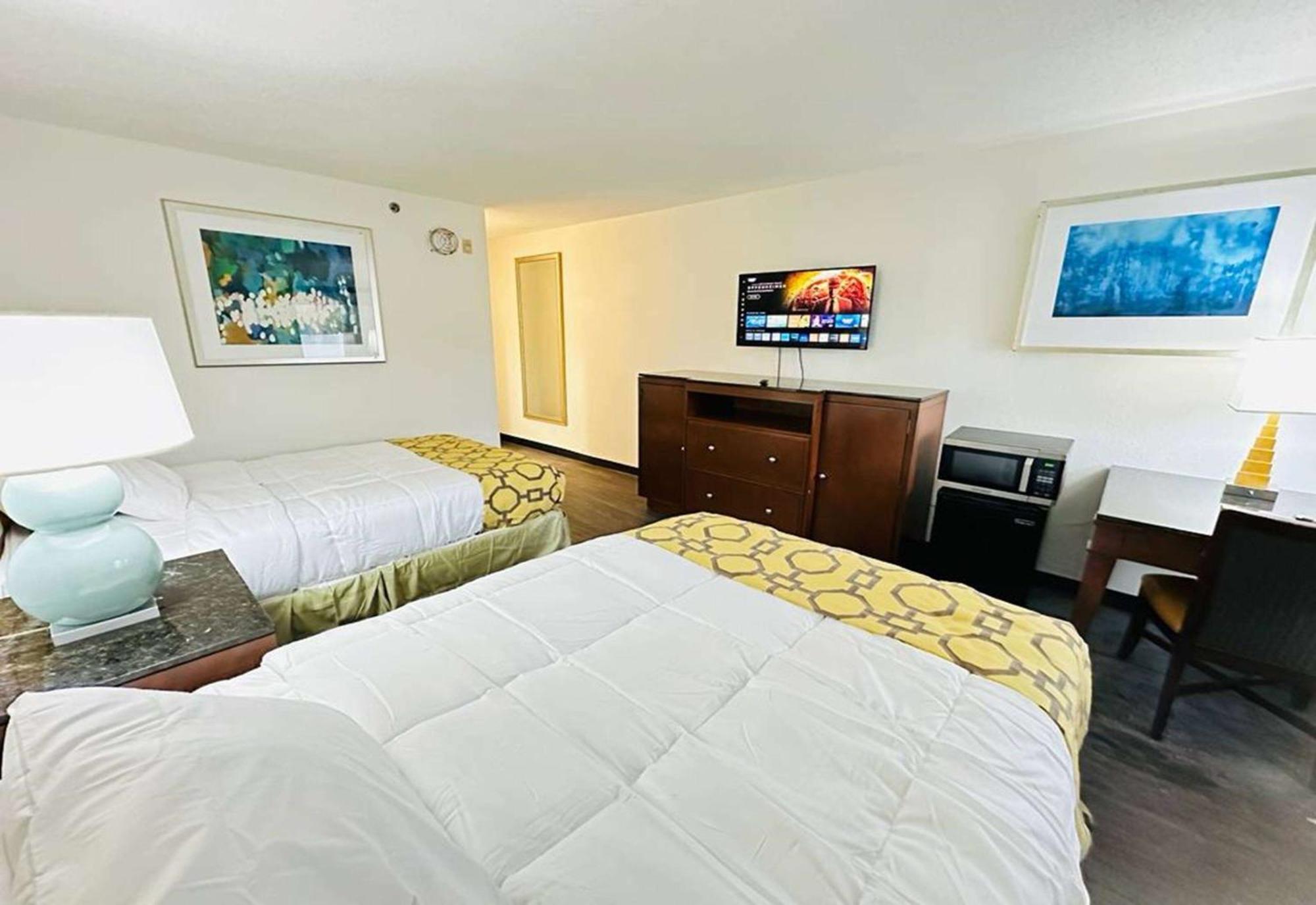 Baymont Inn And Suites By Wyndham Columbus / Near Osu Esterno foto